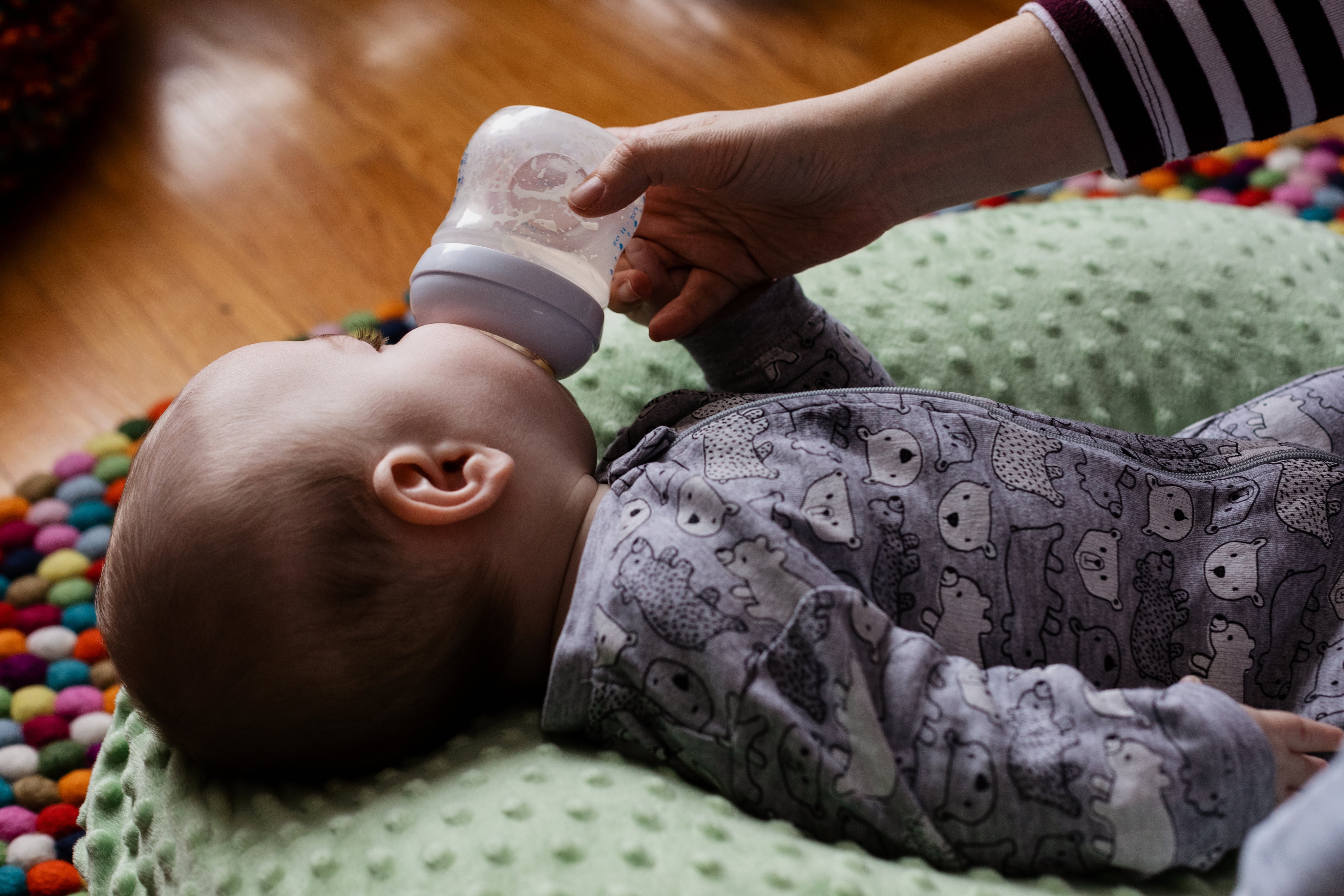 files/baby-feeding-on-beanbag.jpg